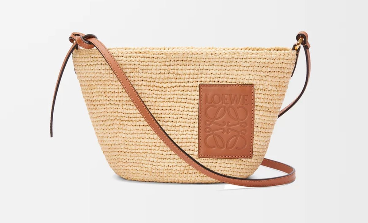 loewe Slit pochette bag in raffia and calfskin loewe Slit pochette bag in raffia and calfskin
