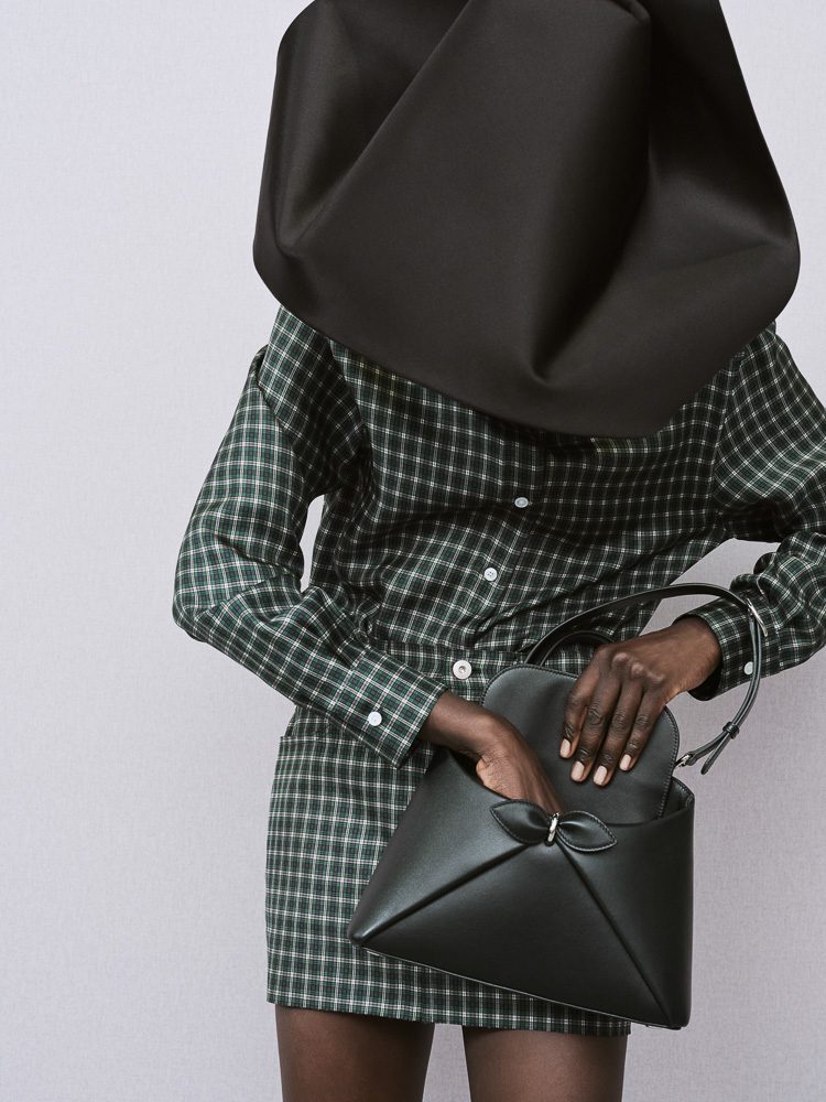 Dior Spring 2026 Runway Bags Backstage 3