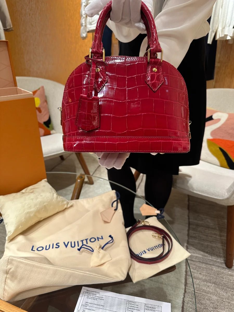 louis vuitton alma bb croc