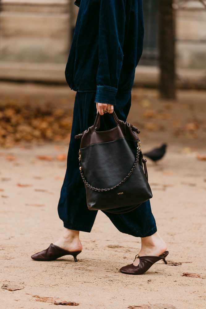A Close Look at the Loewe Flamenco Purse Tote3