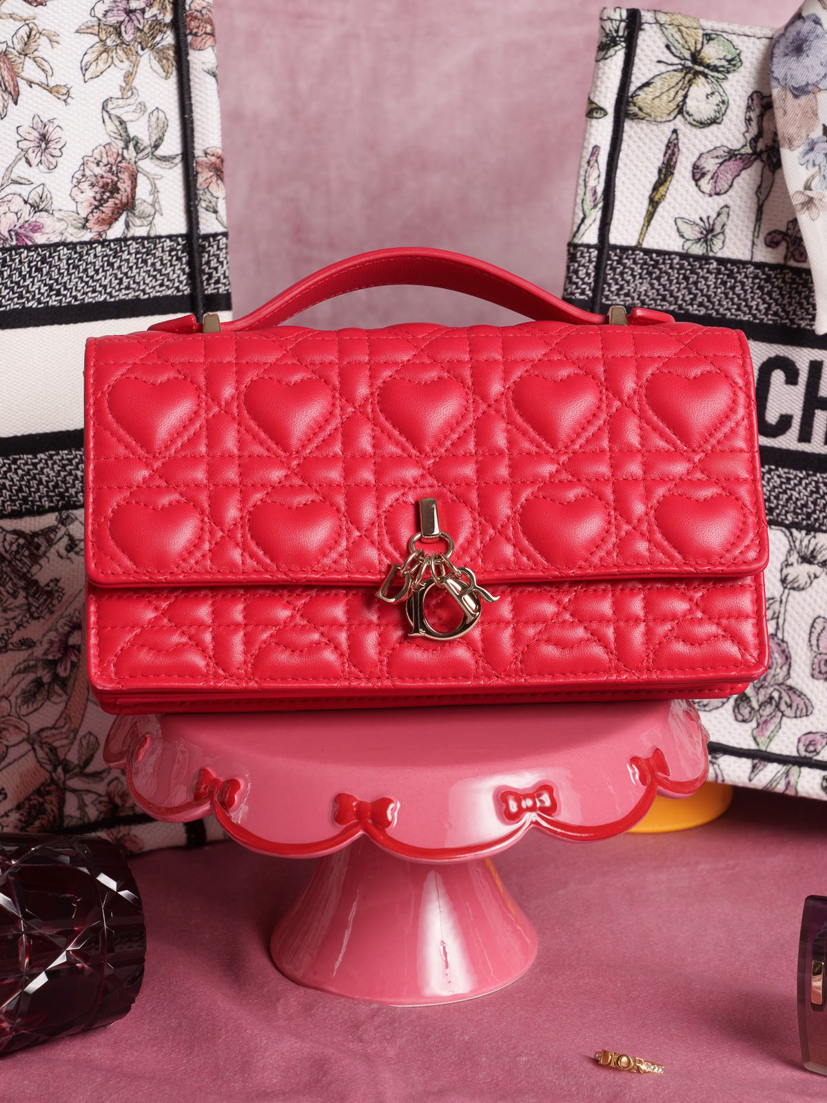 Dior Gift Guide Pink Red (1 of 2) Dior Gift Guide Pink Red (1 of 2)