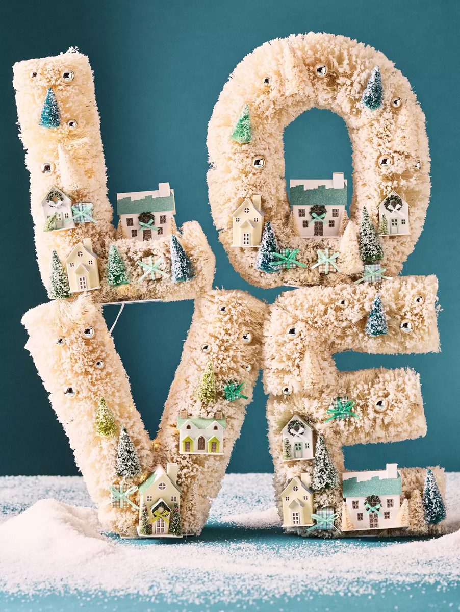 Festive Sisal Light Up Diorama