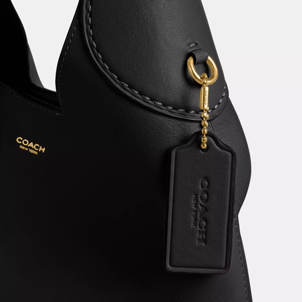 coach 28 black