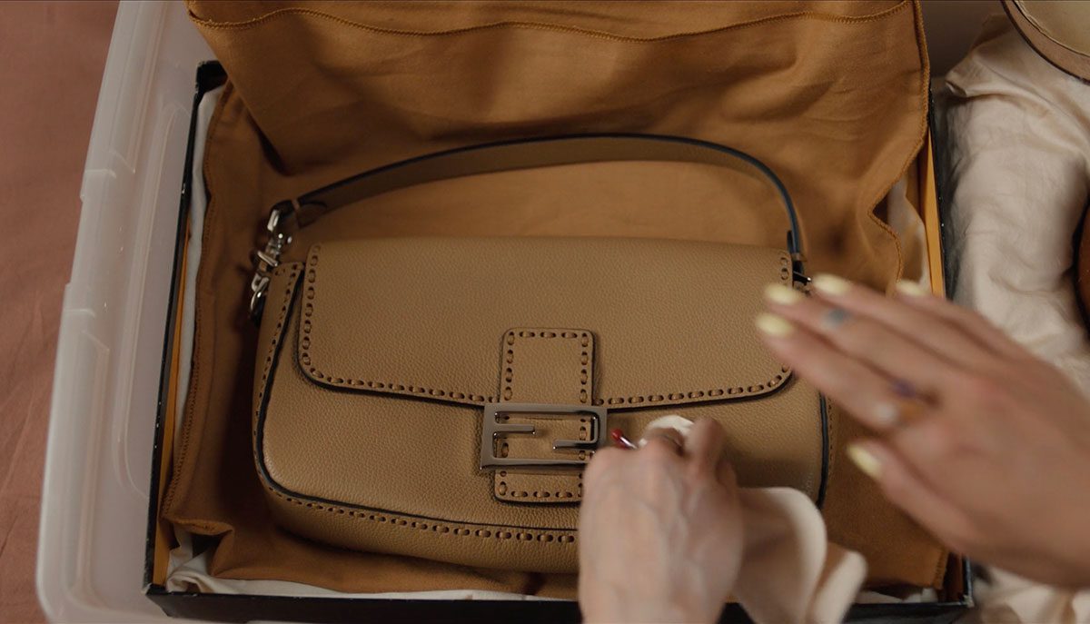 Emily in Paris S05E02 Fendi Baguette