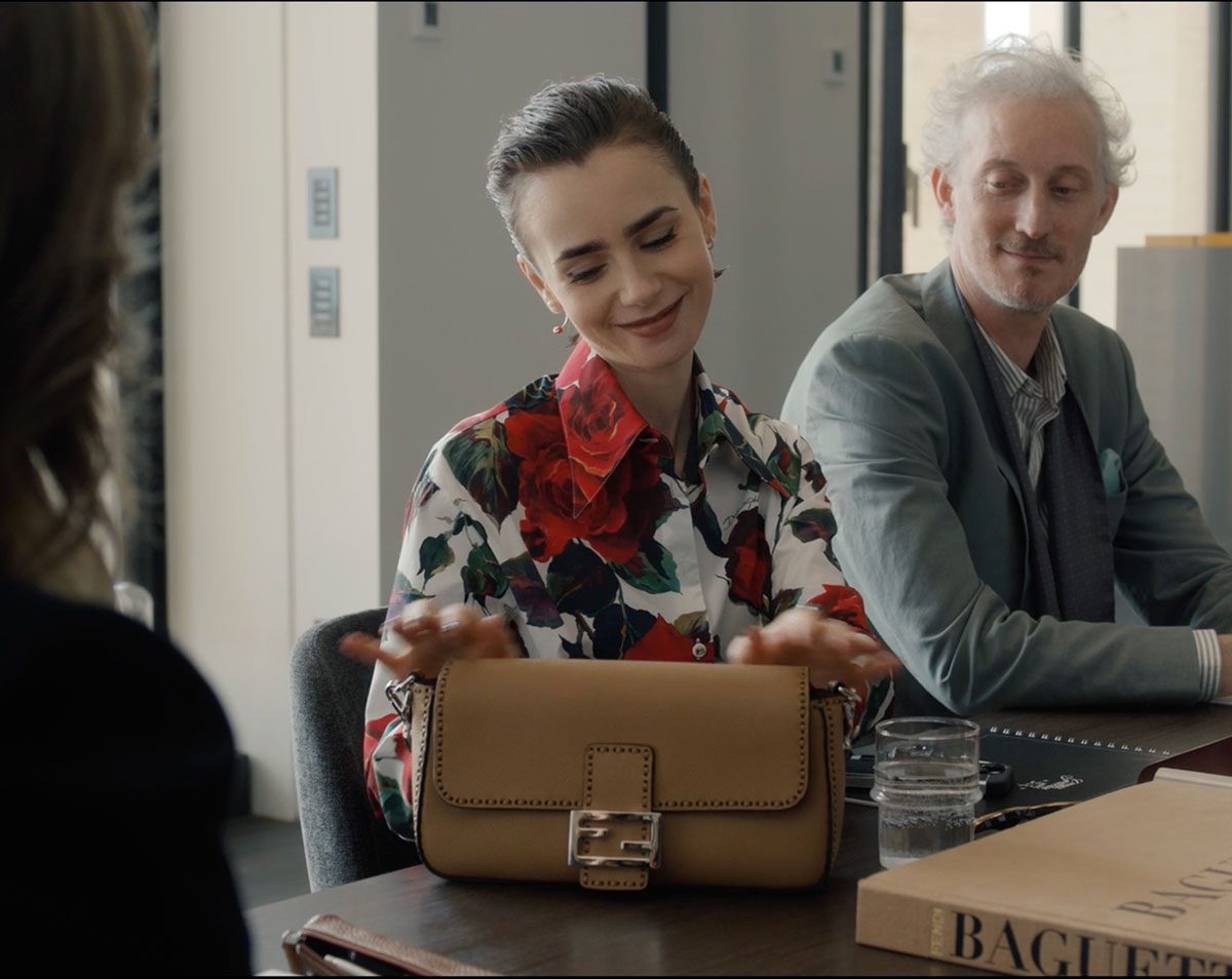 Emily in Paris S05E02 Fendi Fake Baguette