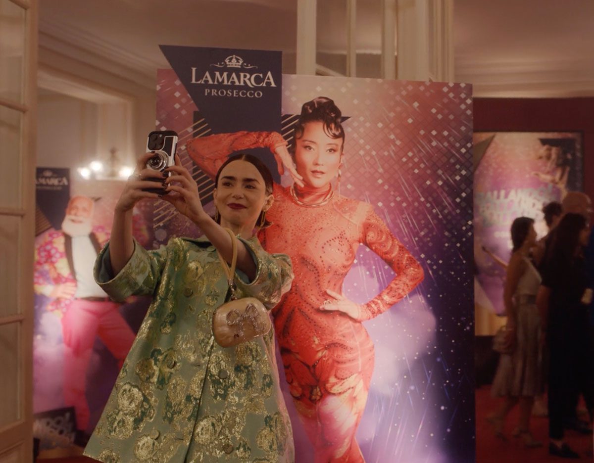 Emily in Paris S05E03 Gold Bag