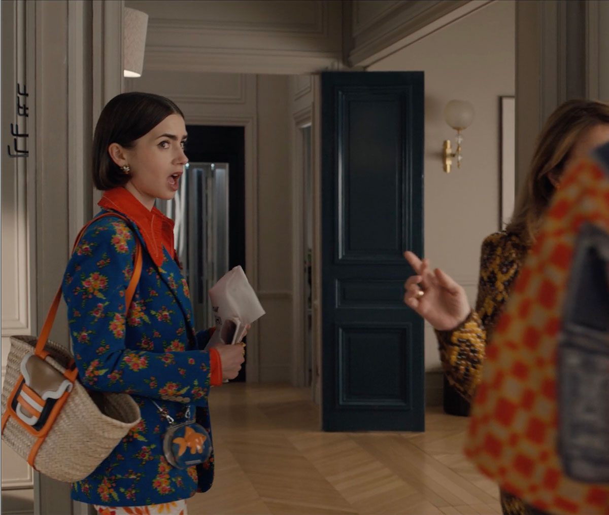 Emily in Paris S05E05 Pierre Hardy Raffia Bag