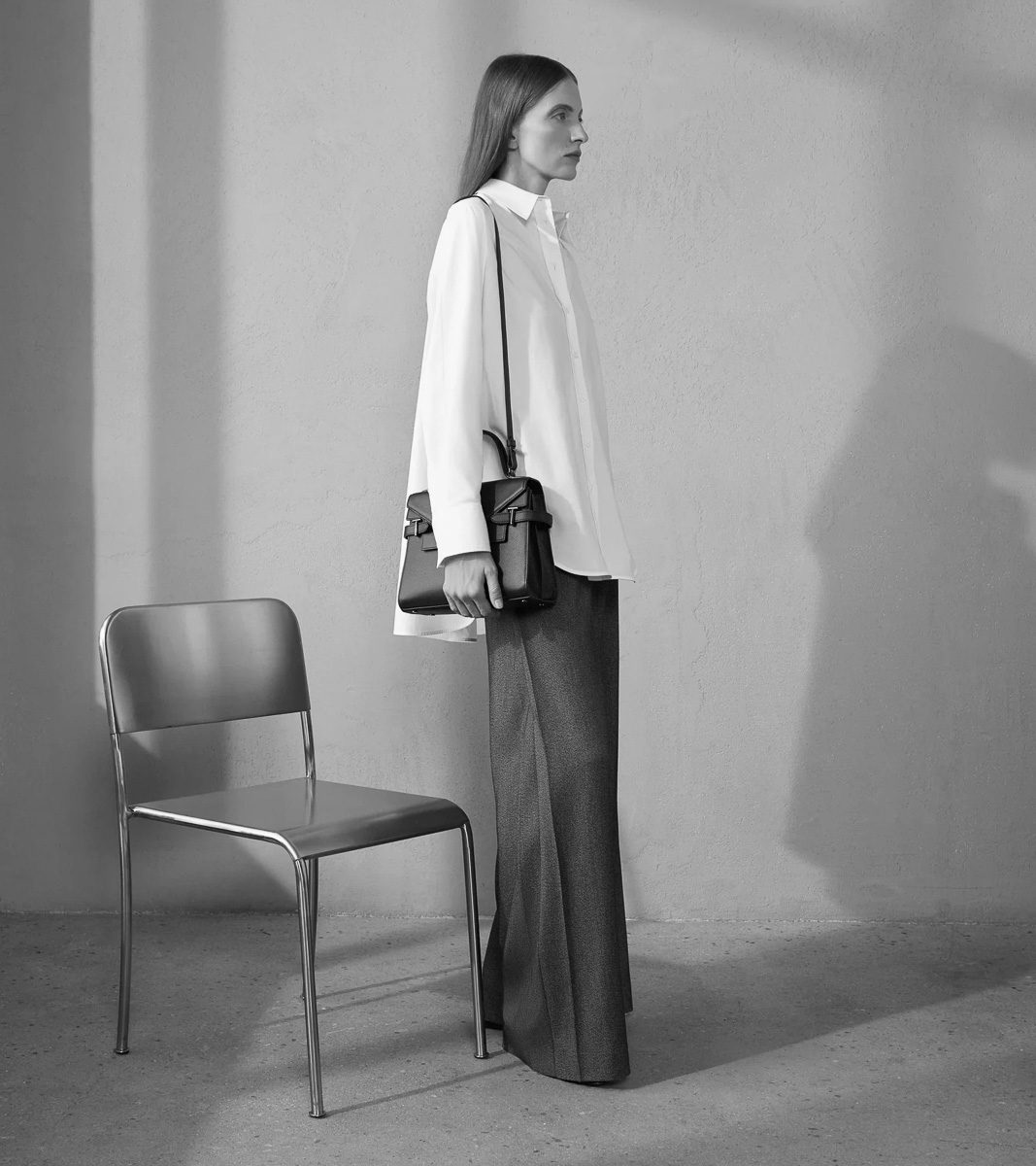 Le Tanneur Emilie medium handbag with double flap in grained leather Le Tanneur Emilie medium handbag with double flap in grained leather