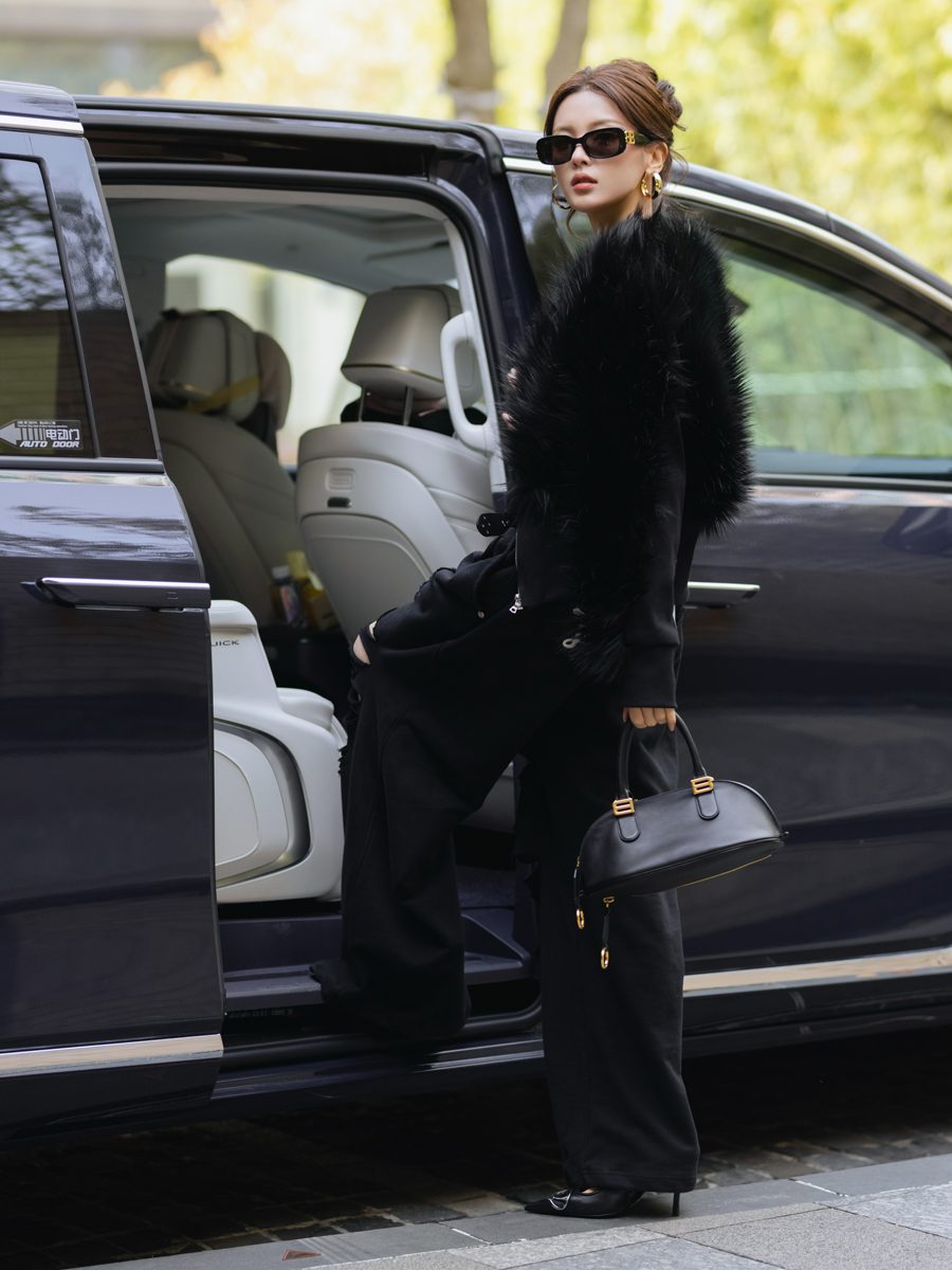 BALENCIAGA BOLERO BAG YANG CHAOYUE