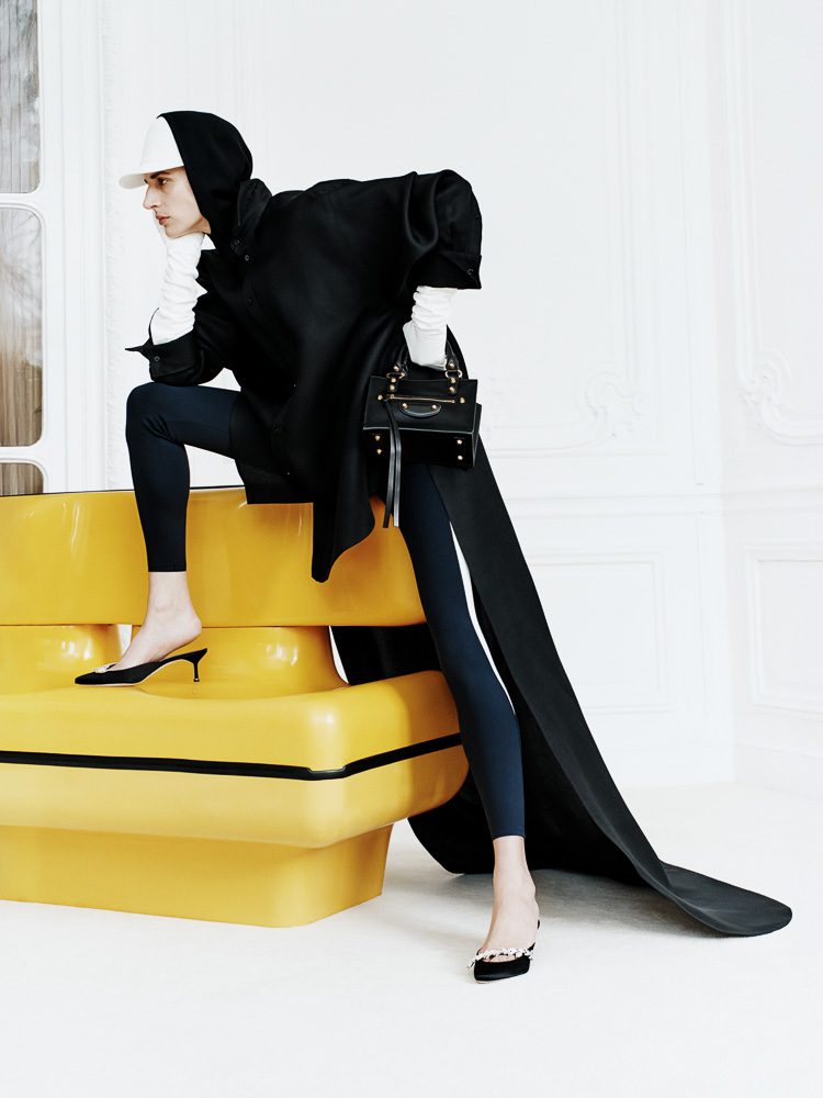 Balenciaga Pre-Fall 2026 Is a Technical Study of the Archives, Where Sporty Meets Chic 12 Balenciaga Pre Fall 2026 12