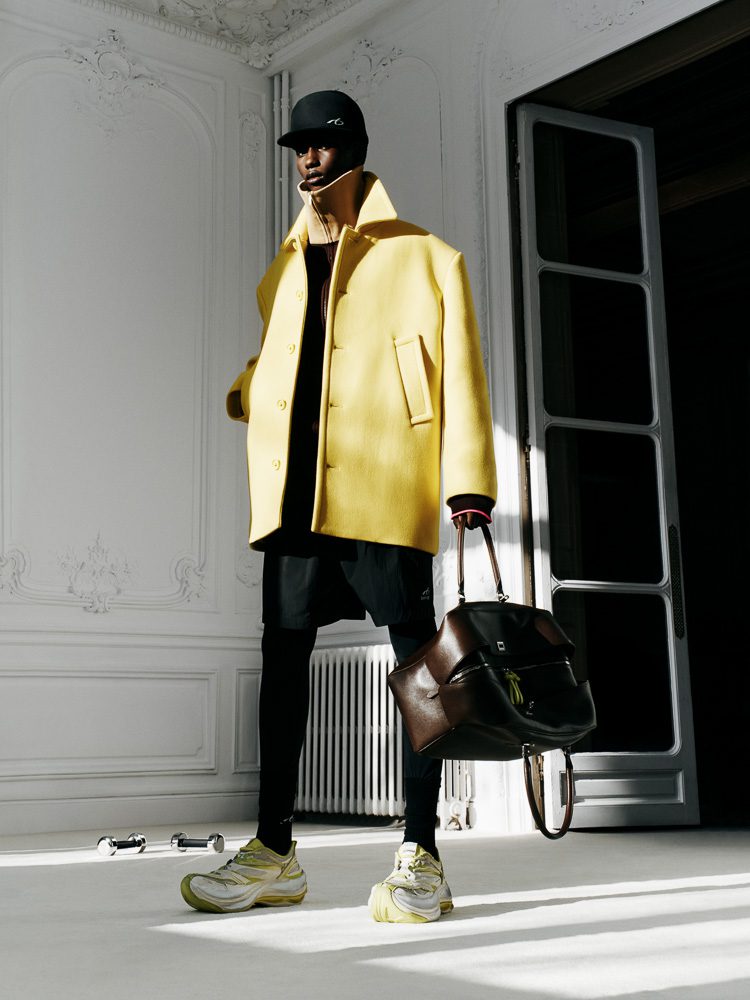 Balenciaga Pre-Fall 2026 Is a Technical Study of the Archives, Where Sporty Meets Chic 14 Balenciaga Pre Fall 2026 14