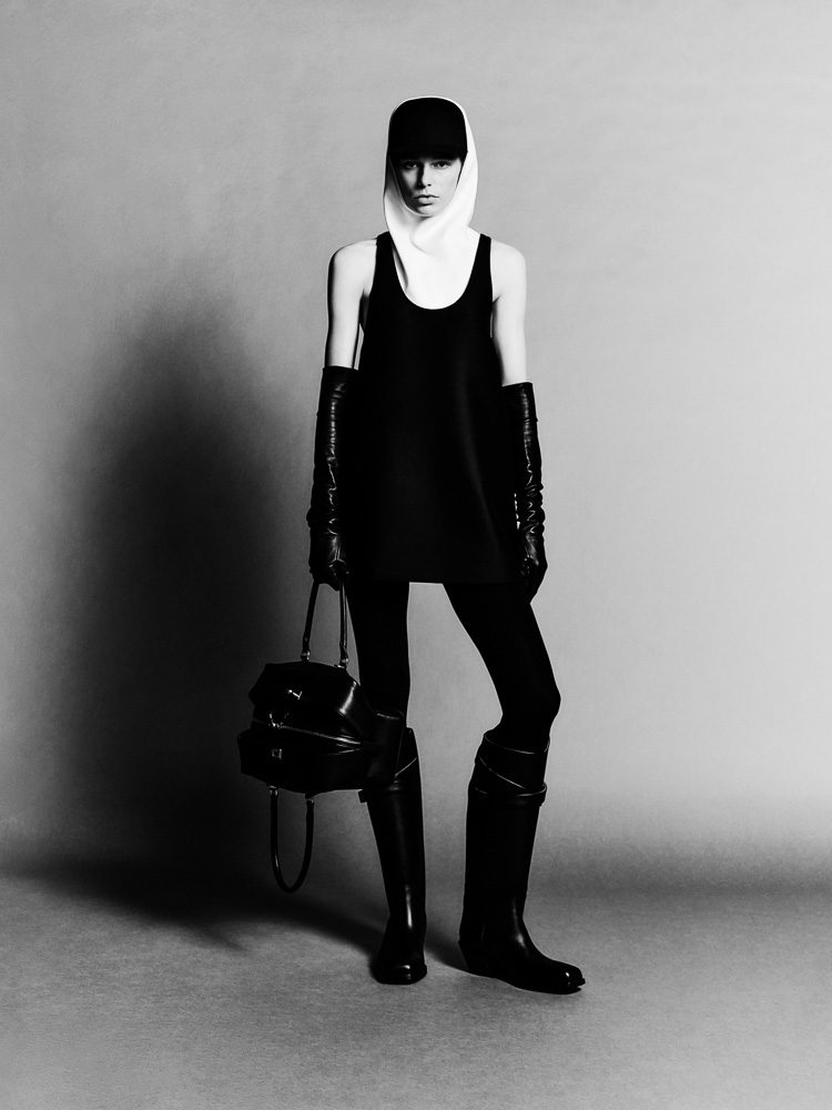 Balenciaga Pre-Fall 2026 Is a Technical Study of the Archives, Where Sporty Meets Chic 10 Balenciaga Pre Fall 2026 9
