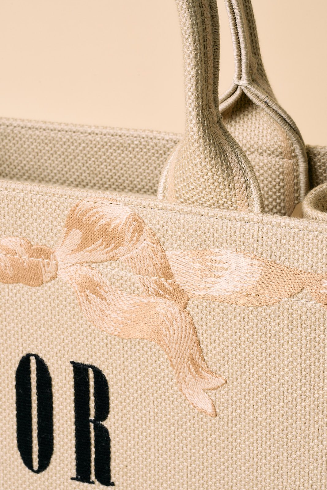 Dior Book Tote 2026 (03) Dior Book Tote 2026 (03)