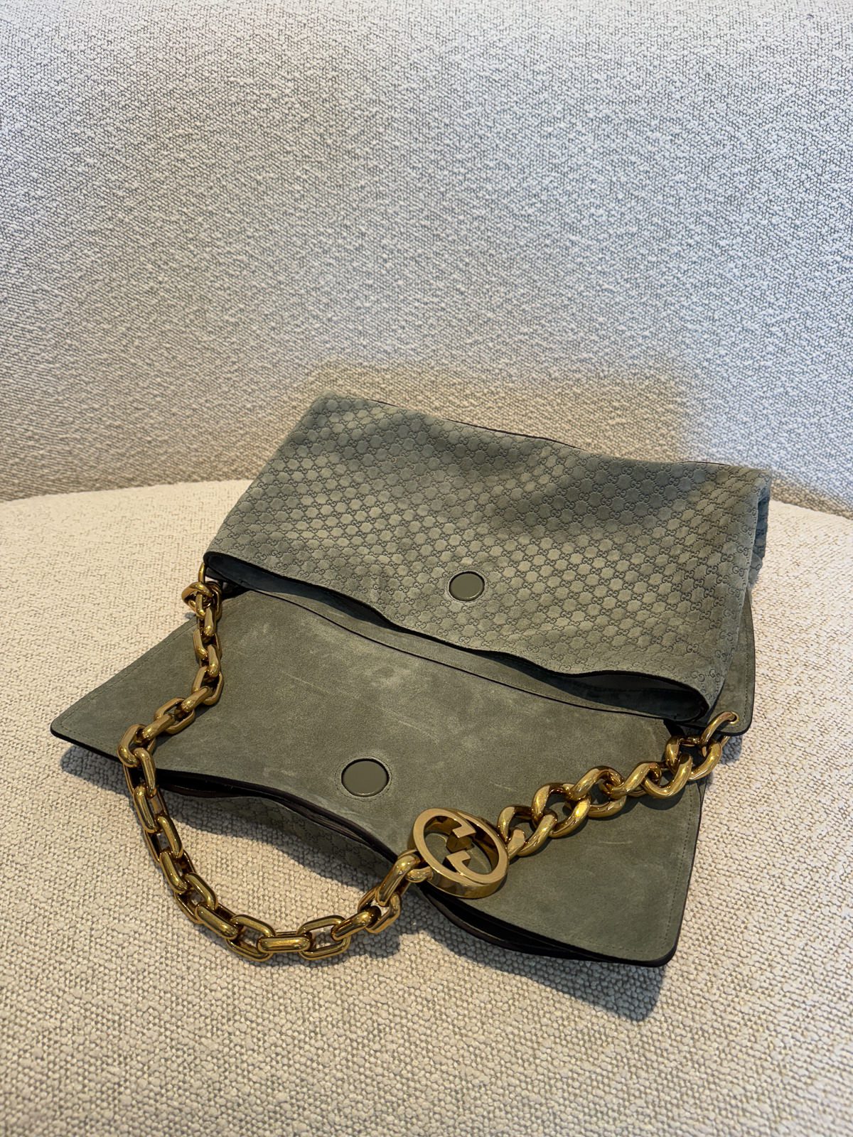 Gucci Large Shoulder Bag with Chain 7 Gucci Large Shoulder Bag with Chain 7