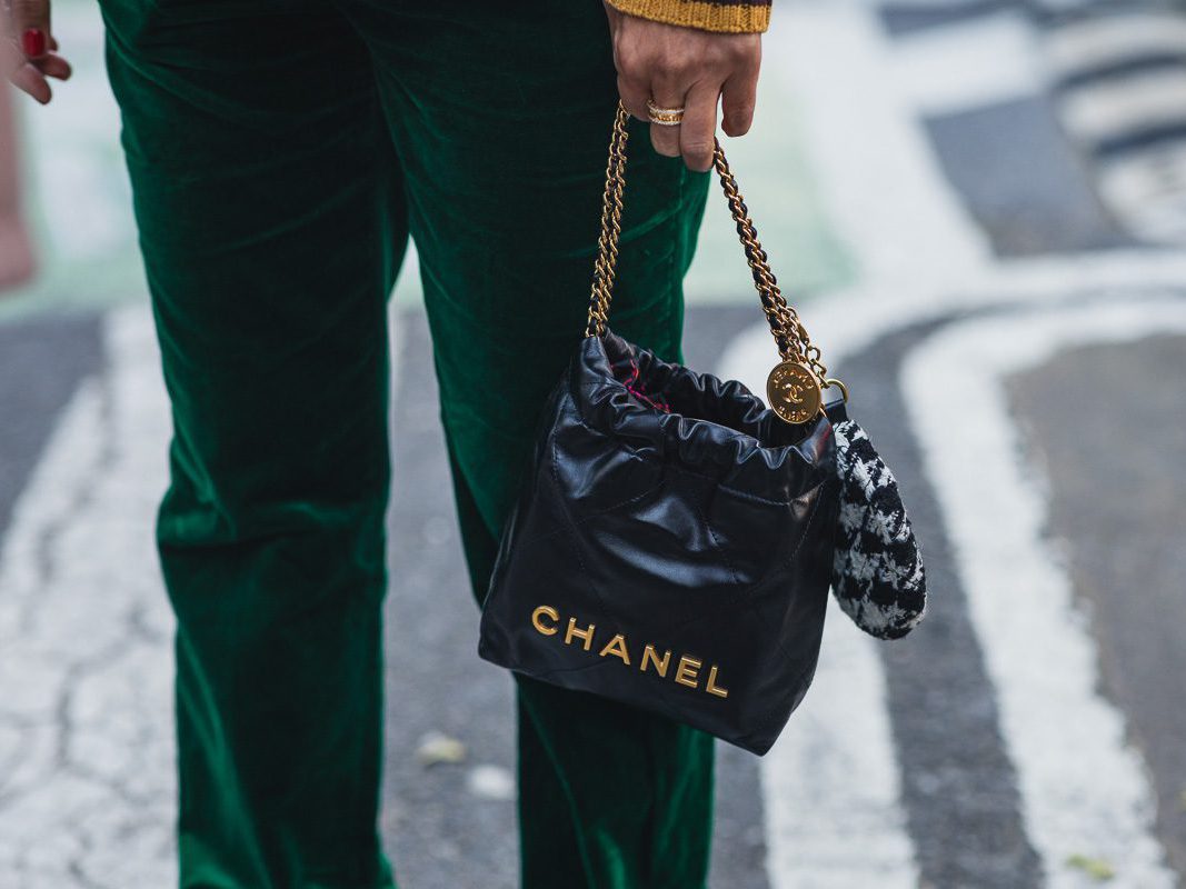 Does the Chanel 22 Bag