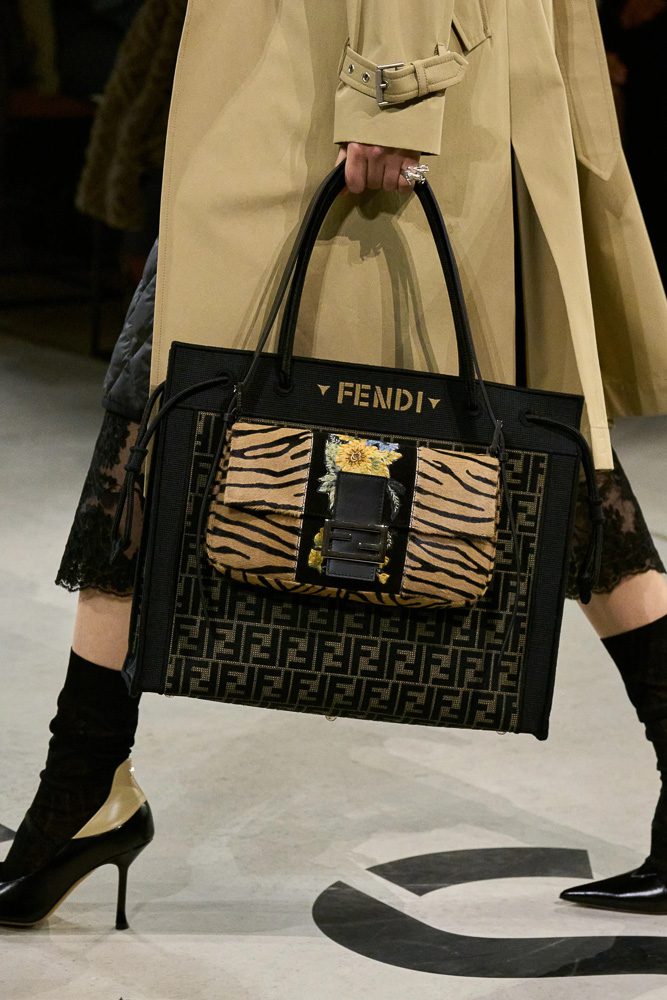 Maria Grazia Chiuri Reimagines Fendi for Spring 2026 with Iconic Baguettes 15 Fendi Spring 2026 Bags 10