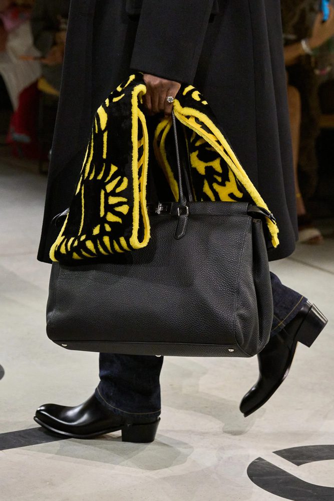 Maria Grazia Chiuri Reimagines Fendi for Spring 2026 with Iconic Baguettes 20 Fendi Spring 2026 Bags 15