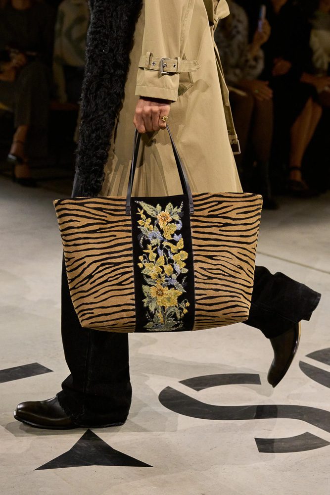 Maria Grazia Chiuri Reimagines Fendi for Spring 2026 with Iconic Baguettes 24 Fendi Spring 2026 Bags 20