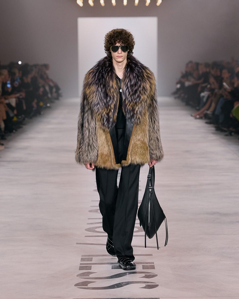 Maria Grazia Chiuri Reimagines Fendi for Spring 2026 with Iconic Baguettes 4 Fendi Spring 2026 Runway Bags 6