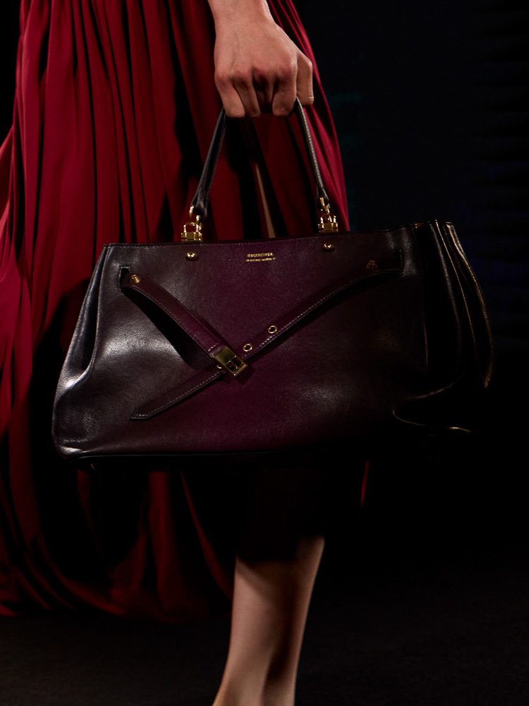 Pierpaolo Piccioli Illuminates Balenciaga's Next Chapter With New Bags and More for Fall 2026 13 Balenciaga Fall 2026 Runway Bags 11