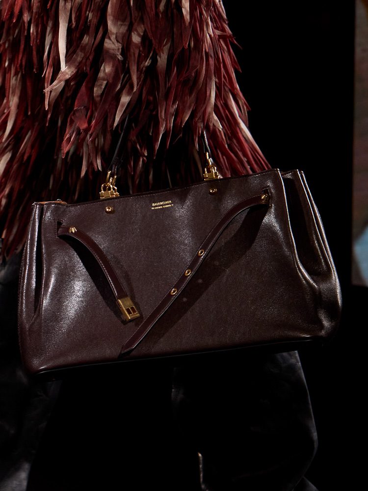 Pierpaolo Piccioli Illuminates Balenciaga's Next Chapter With New Bags and More for Fall 2026 15 Balenciaga Fall 2026 Runway Bags 13