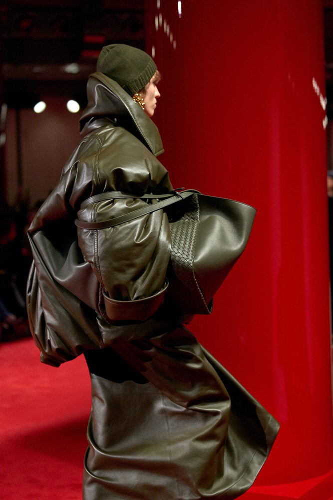 Statement Coats and Classic Intrecciato Ruled the Runway at Bottega Veneta Fall 2026 11 Bottega Veneta Fall 2026 25