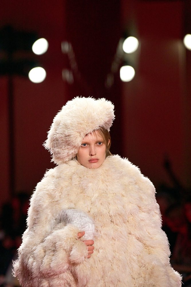 Statement Coats and Classic Intrecciato Ruled the Runway at Bottega Veneta Fall 2026 16 Bottega Veneta Fall 2026 30