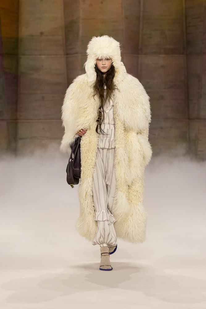 Chloé Fall 2026 Is a Beautiful Ode to the Stories and Craft Behind Our Clothing 8 Chloe FW26 Looks 6