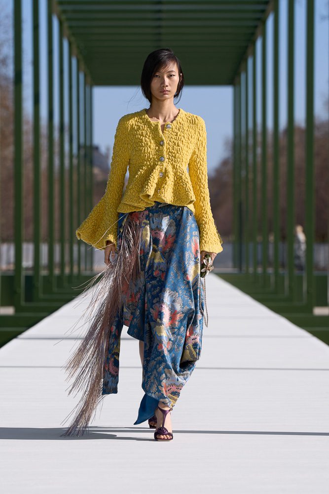 Jonathan Anderson Takes Us On a Delightful Garden Stroll for Dior Fall 2026 5 Dior Fall Winter 2026 Runway Looks 10