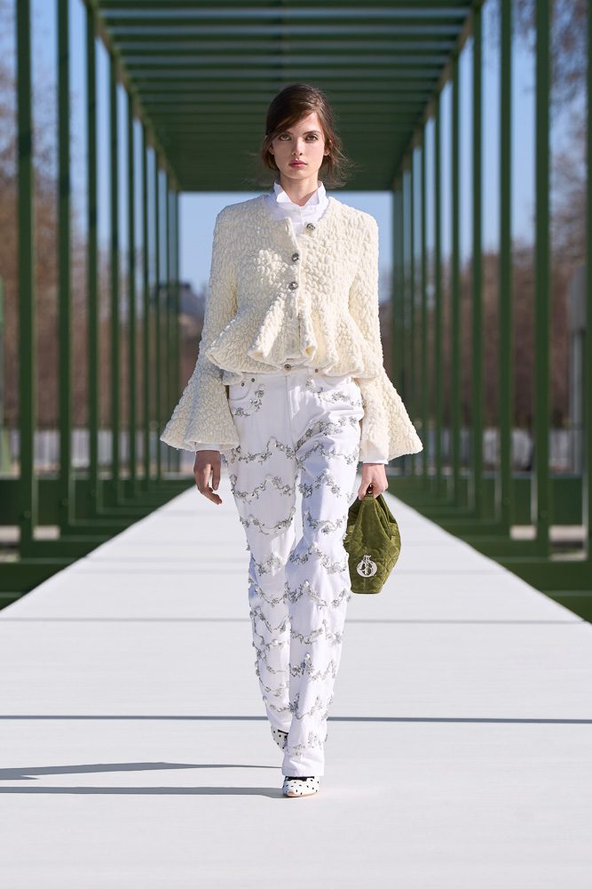 Jonathan Anderson Takes Us On a Delightful Garden Stroll for Dior Fall 2026 10 Dior Fall Winter 2026 Runway Looks 2