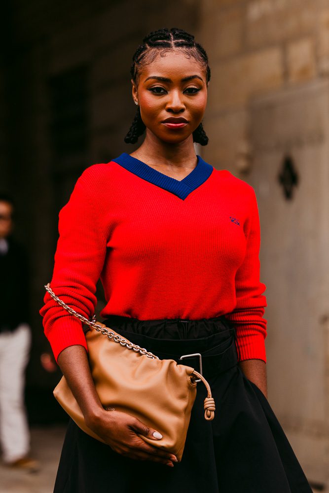The Loewe Amazona 180 Dominated the Street Style Scene At Its Fall 2026 Show 6 LOEWE FALL 2026 STREET STYLE BAGS 26