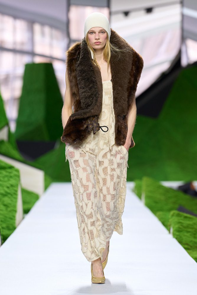 Inside the Mystical World of Louis Vuitton’s Nature-Inspired Fall 2026 Collection 8 LOUIS VUITTON FALL 2026 BEST LOOK IMAGES 6