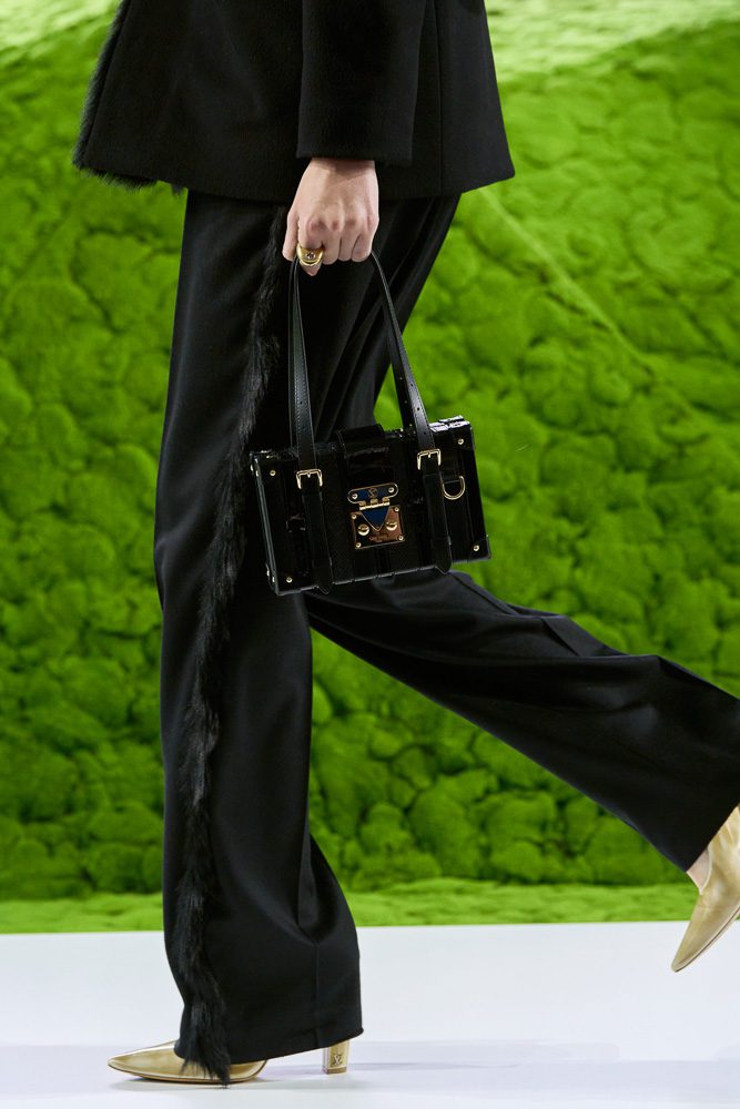 LOUIS VUITTON FALL 2026 RUNWAY BAG IMAGES 14 LOUIS VUITTON FALL 2026 RUNWAY BAG IMAGES 14