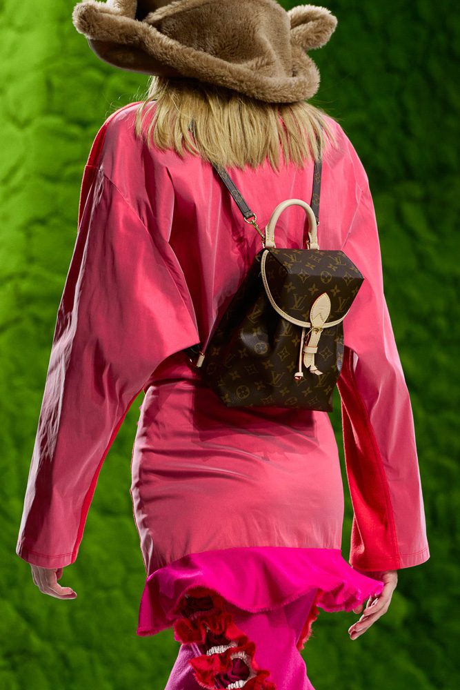 LOUIS VUITTON FALL 2026 RUNWAY BAG IMAGES 20 LOUIS VUITTON FALL 2026 RUNWAY BAG IMAGES 20