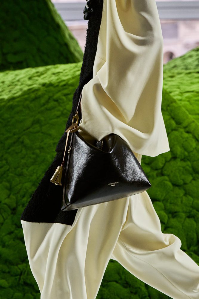 LOUIS VUITTON FALL 2026 RUNWAY BAG IMAGES 27 LOUIS VUITTON FALL 2026 RUNWAY BAG IMAGES 27