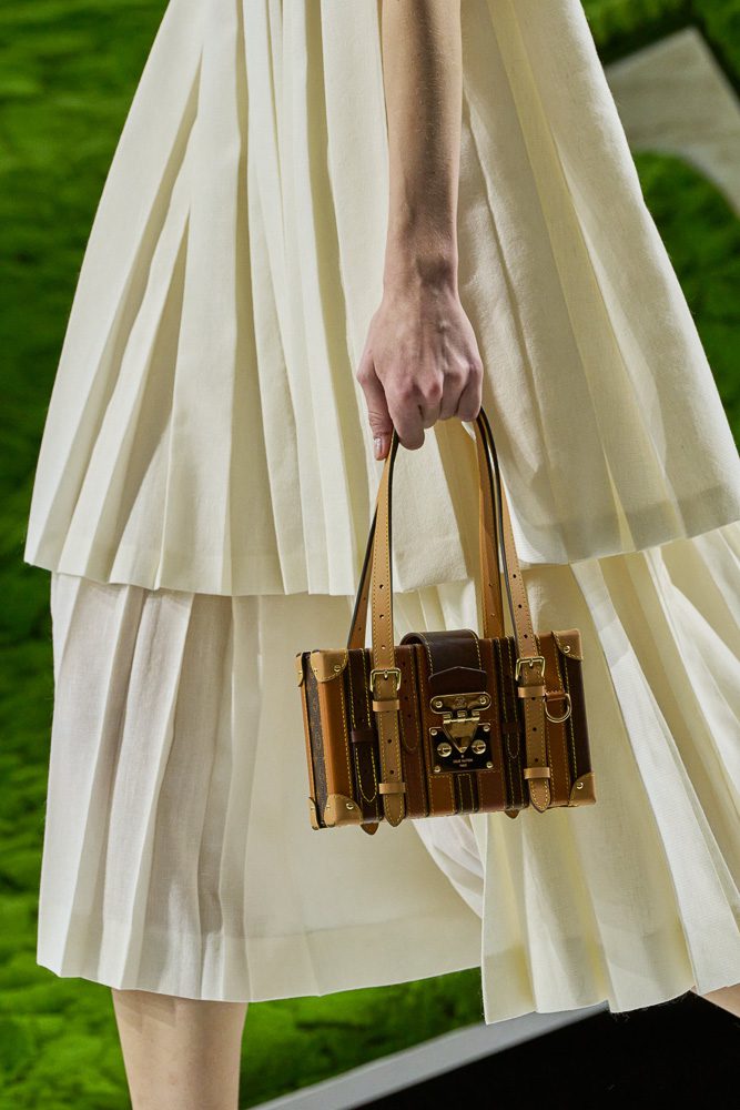 LOUIS VUITTON FALL 2026 RUNWAY BAG IMAGES 29 LOUIS VUITTON FALL 2026 RUNWAY BAG IMAGES 29