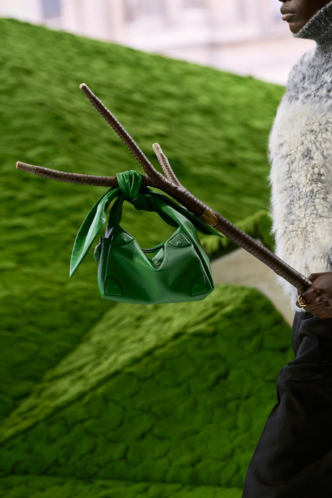 LOUIS VUITTON FALL 2026 RUNWAY BAG IMAGES 4 LOUIS VUITTON FALL 2026 RUNWAY BAG IMAGES 4