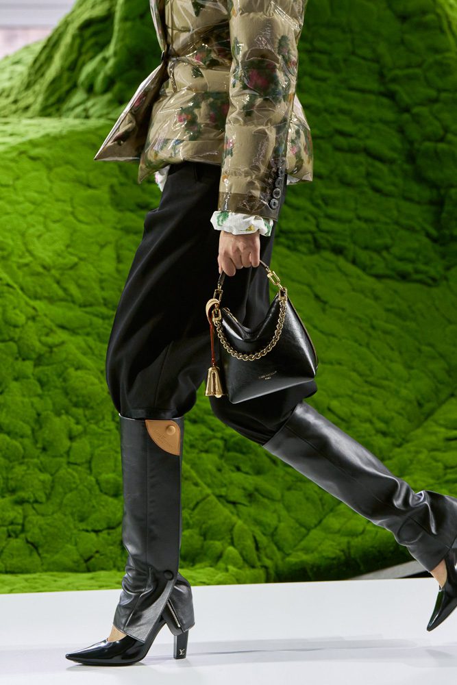 LOUIS VUITTON FALL 2026 RUNWAY BAG IMAGES 5 LOUIS VUITTON FALL 2026 RUNWAY BAG IMAGES 5