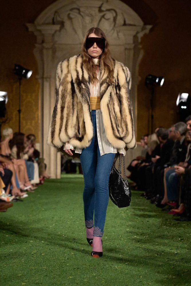 2016 Is Back: Alessandro Michele Revives a Valentino Icon for Fall 2026 5 Valentino Fall 2026 Looks 5