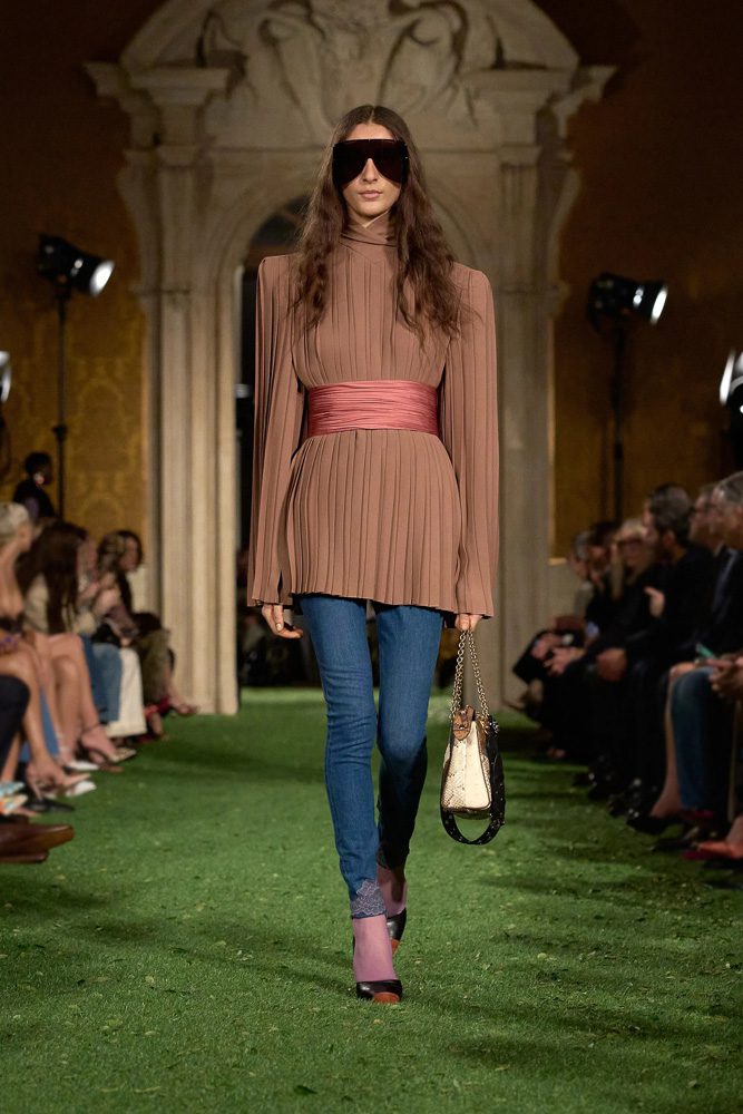 2016 Is Back: Alessandro Michele Revives a Valentino Icon for Fall 2026 7 Valentino Fall 2026 Looks 7