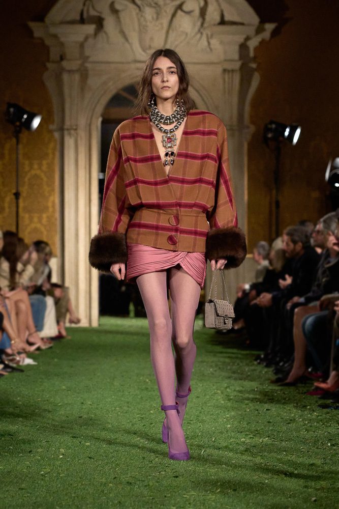 2016 Is Back: Alessandro Michele Revives a Valentino Icon for Fall 2026 8 Valentino Fall 2026 Looks 8