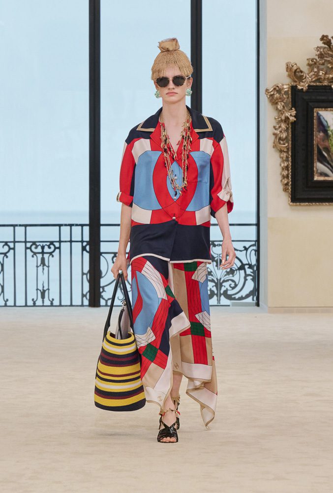 Matthieu Blazy Channels the Seaside Ease of Biarritz for Chanel Cruise 2027 13 Chanel Cruise 2027 Full Look Preview 13