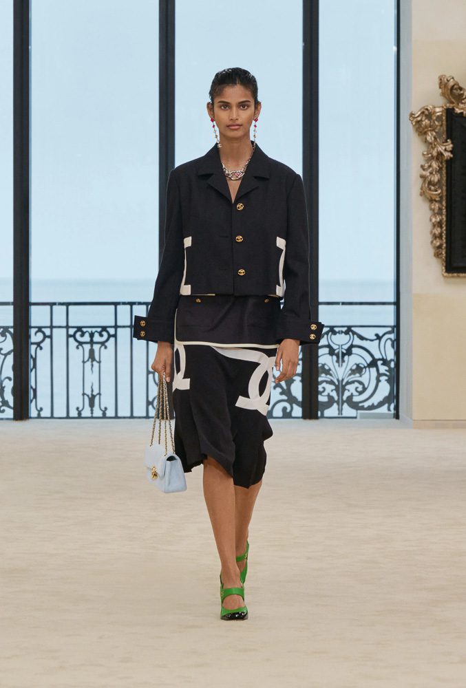 Matthieu Blazy Channels the Seaside Ease of Biarritz for Chanel Cruise 2027 3 Chanel Cruise 2027 Full Look Preview 3