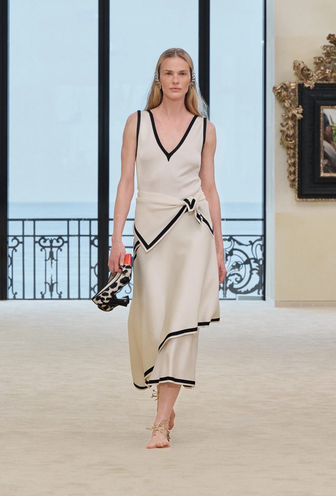 Matthieu Blazy Channels the Seaside Ease of Biarritz for Chanel Cruise 2027 4 Chanel Cruise 2027 Full Look Preview 4
