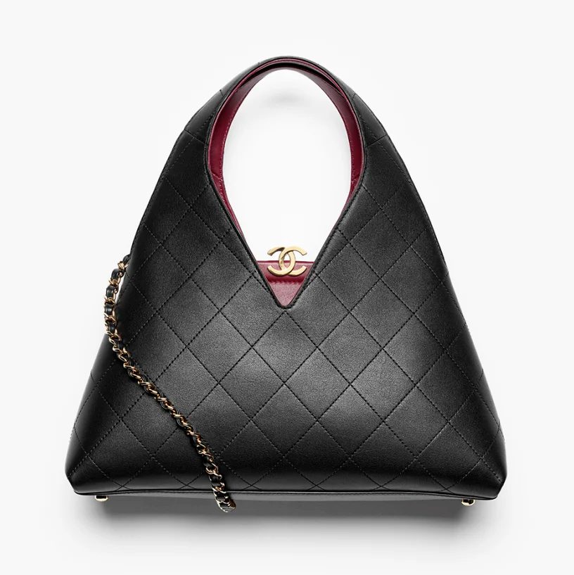A Closer Look at Matthieu Blazy’s Chanel Métiers d’Art Debut 3 Chanel Shopping Bag 1