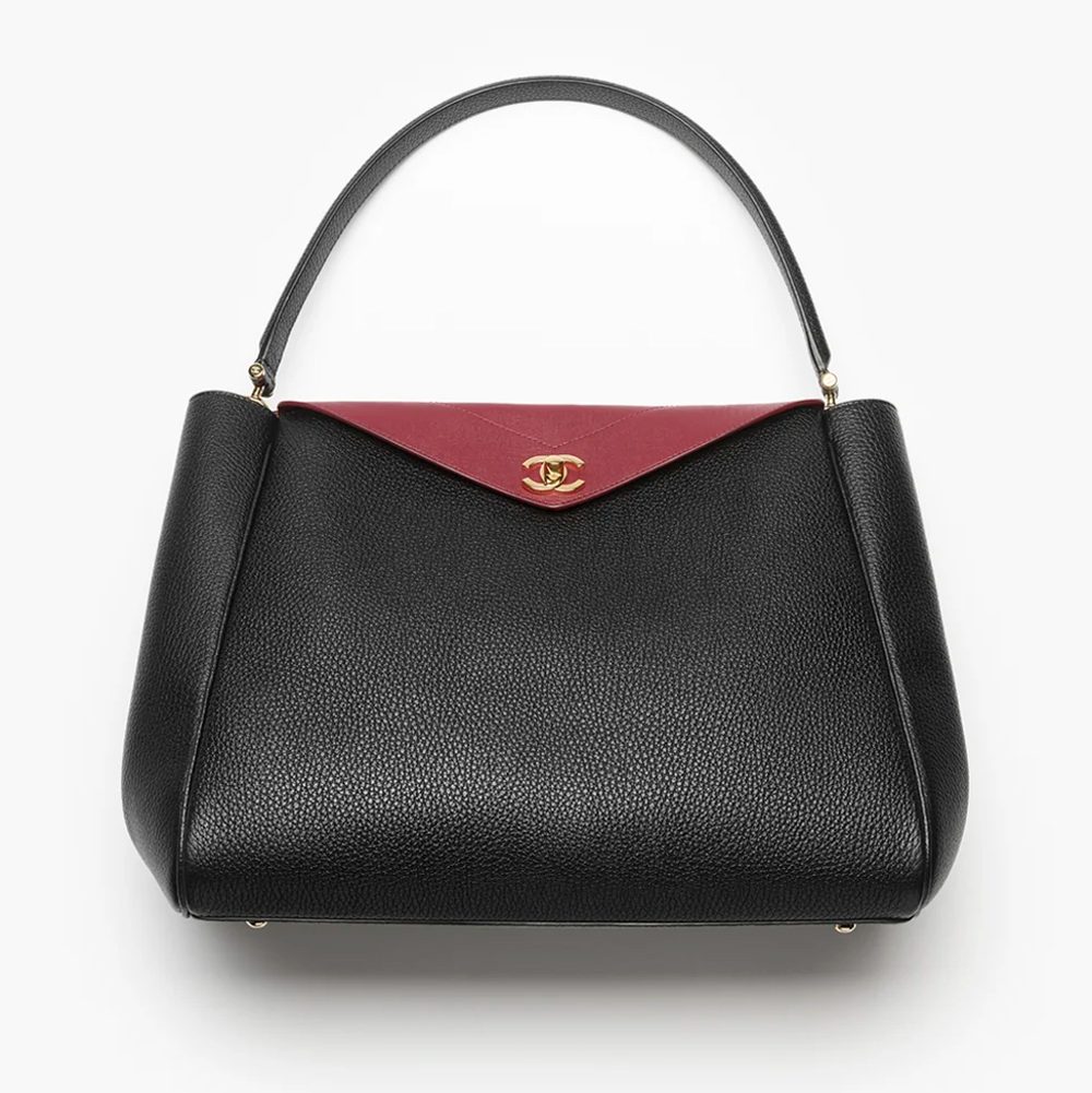 A Closer Look at Matthieu Blazy’s Chanel Métiers d’Art Debut 9 Chanel Shopping Bag Bicolor