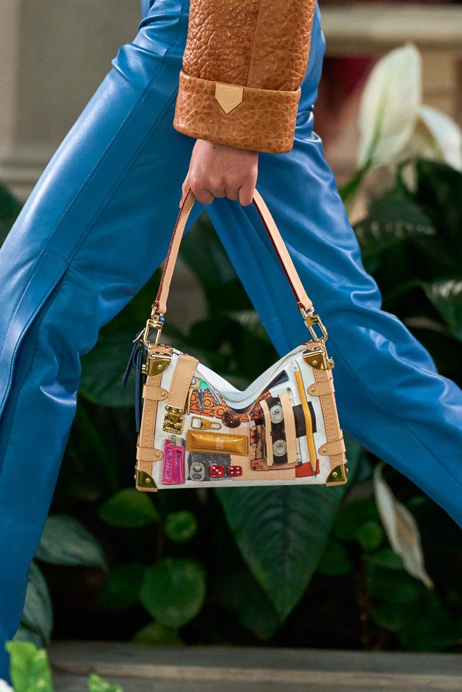LOUIS VUITTON シャネル等、ギフト布袋、箱 約20点 Nicolas Ghesquière Explores The Duality Of New York For Louis