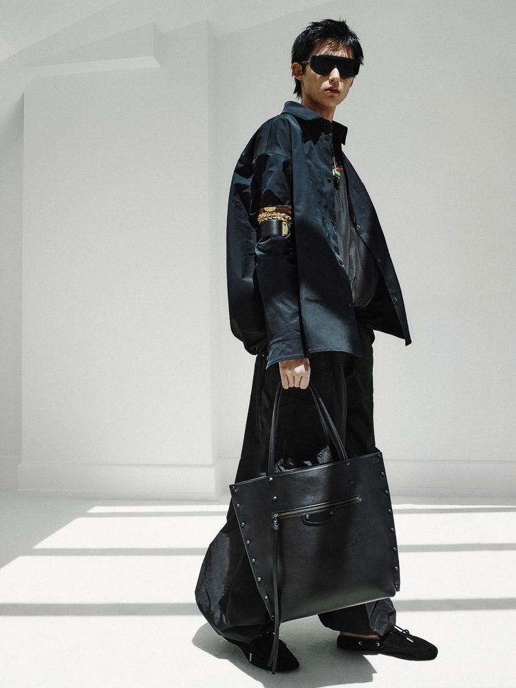 Pierpaolo Piccioli Reimagines Balenciaga's Couture Codes for Resort 2027 9 Balenciaga Resort 2026 Bags 23