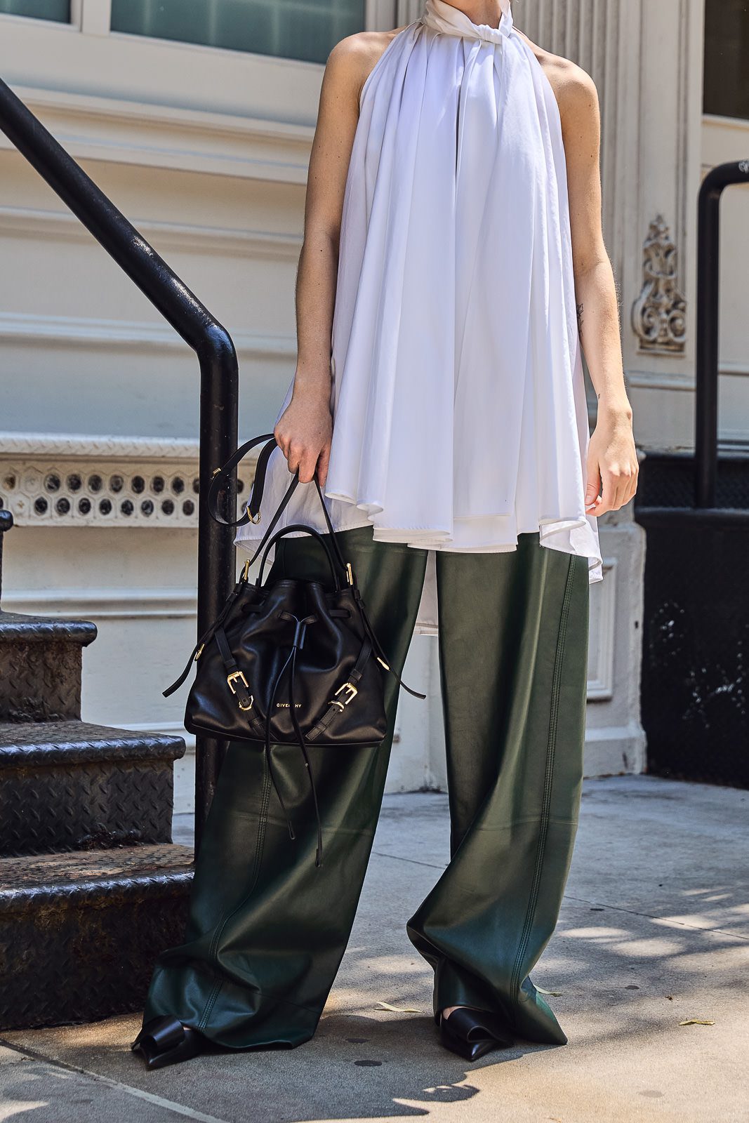 Givenchy Voyou Bucket Bag (4 of 7) Givenchy Voyou Bucket Bag (4 of 7)