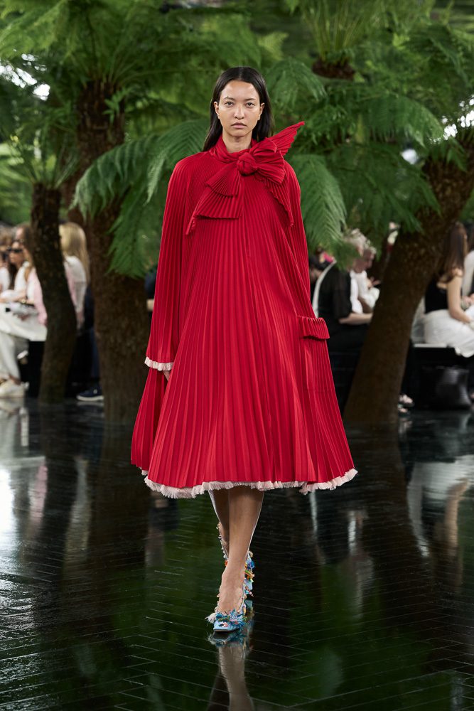 Jonathan Anderson Melds Sculptural Intricacies with the Delicacy of Nature for Dior Fall 2026 Haute Couture 10 Dior Couture Runway Looks 10